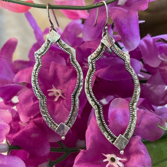 Silpada ‘Vintage Frame’ Sterling Silver Etched Earrings W3282 - Picture 6 of 15